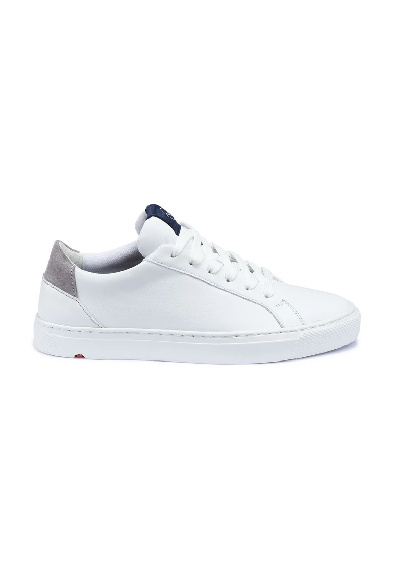LUNA FLIGHT II | LLOYD